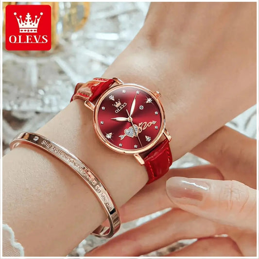 Reloj elegante de mujer correa cuero rojo diseño corazón con cristales