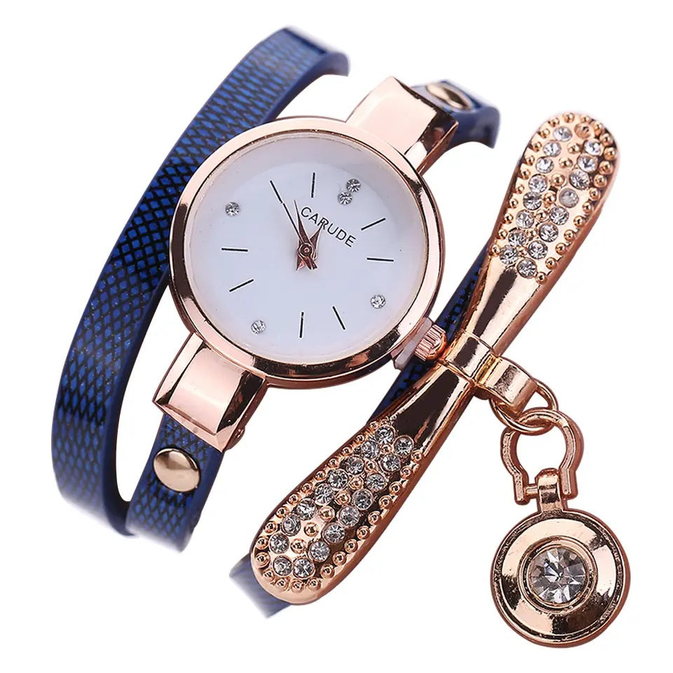 Reloj de lujo Personalizado para Mujeres con Incrustaciones y Pulsera Azul