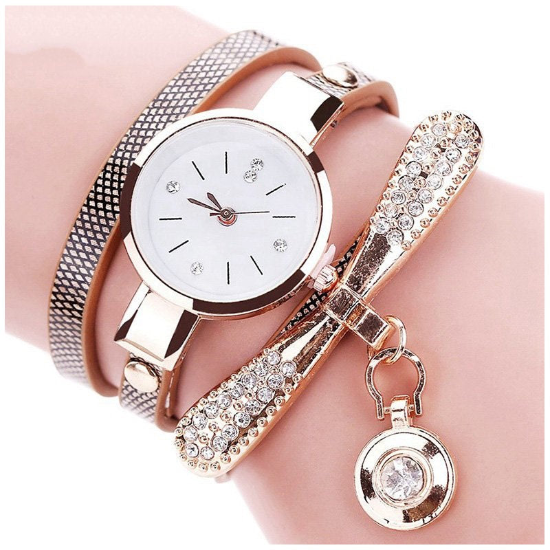 Reloj de lujo Personalizado para Mujeres con Incrustaciones y Pulsera Gris