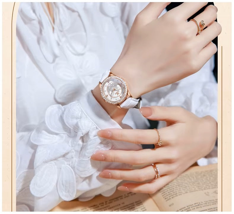 Reloj de Mujer Elegante de Cuarzo Cristales Decorativos Correa Blanca Texturizada y Esfera Luminosa