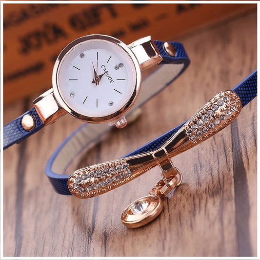 Reloj de lujo Personalizado para Mujeres con Incrustaciones y Pulsera Azul