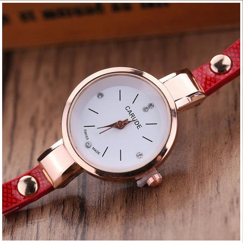 Reloj de lujo Personalizado para Mujeres con Incrustaciones y Pulsera