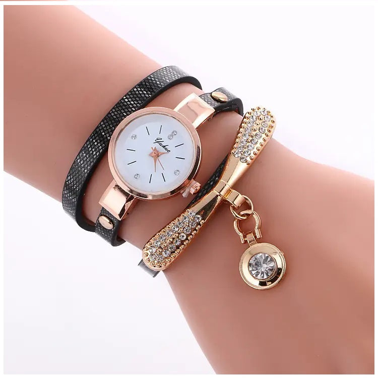Reloj de lujo Personalizado para Mujeres con Incrustaciones y Pulsera Negro