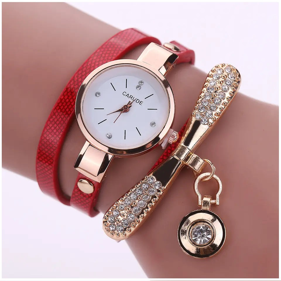 Reloj de lujo Personalizado para Mujeres con Incrustaciones y Pulsera Rojo