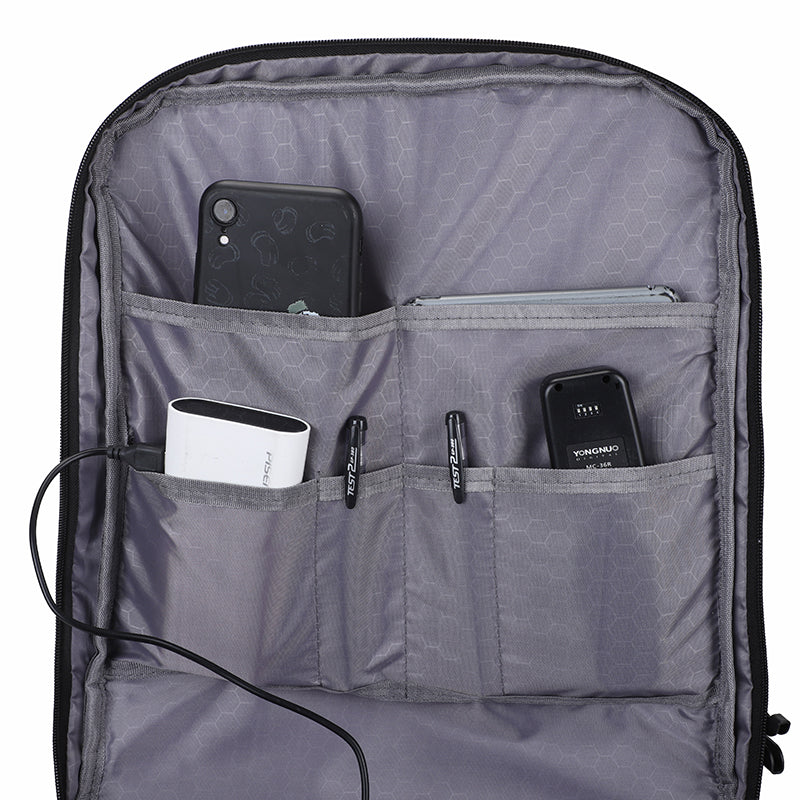 Mochila Multifuncional de Viaje impermeable con puerto USB 37 Litros