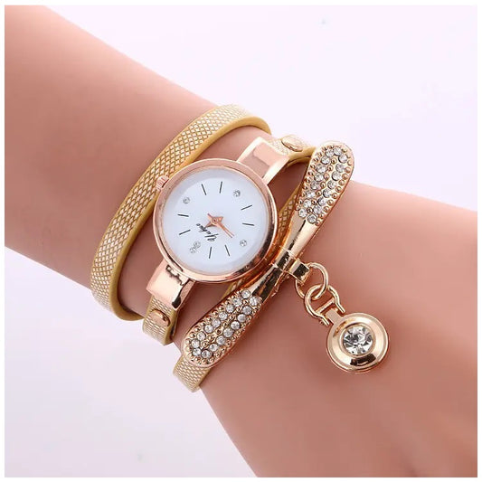 Reloj de lujo Personalizado para Mujeres con Incrustaciones y Pulsera Dorada